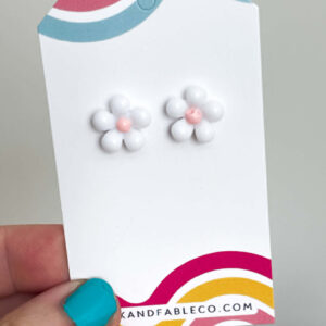 WHITE DAISY EARRINGS