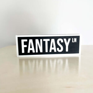 FANTASY BOOKSHELF SIGN BLACK